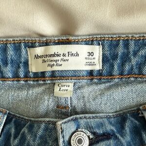 Abercrombie & Fitch Vintage Flare High Rise Jeans - Blue